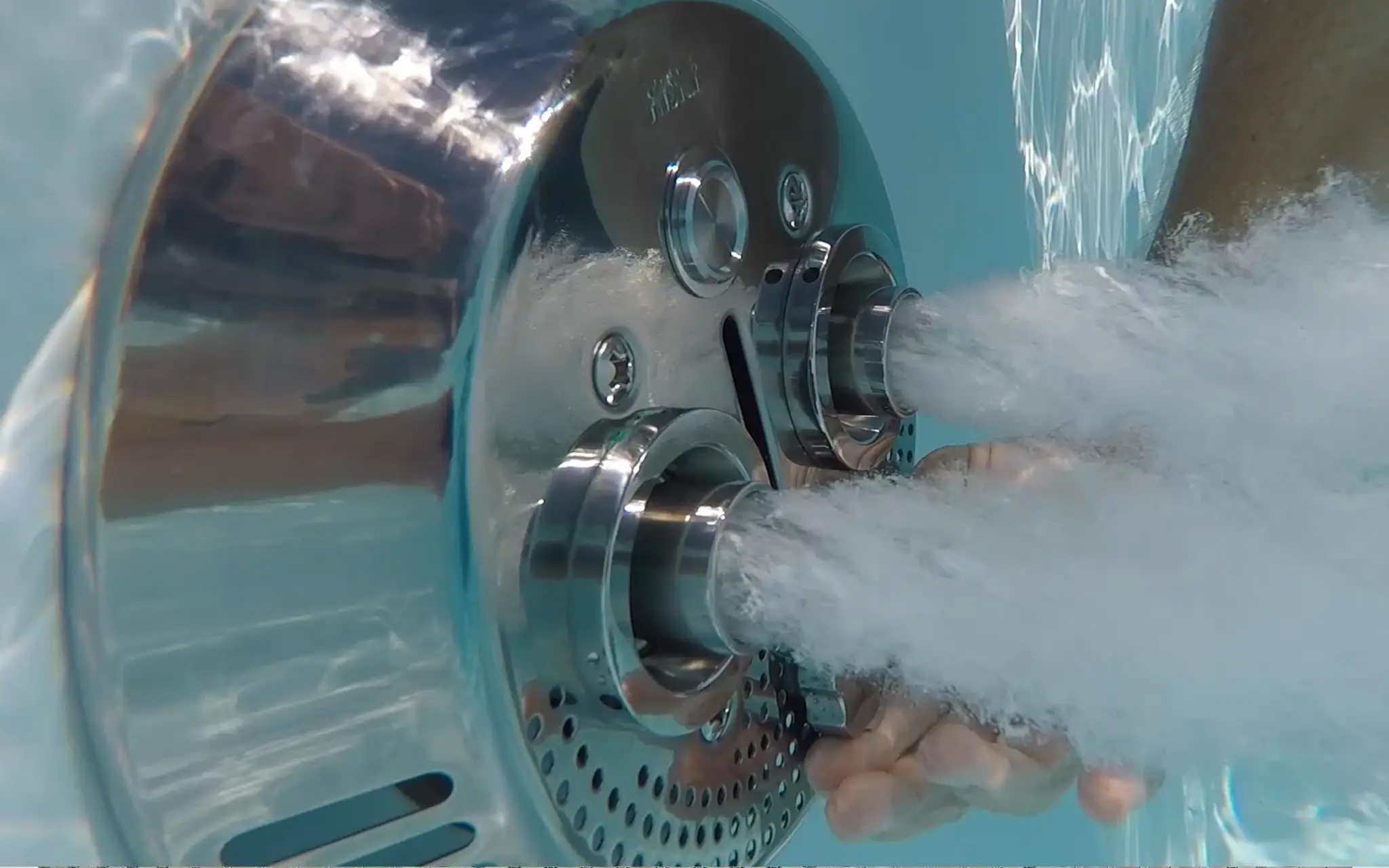 Swimmingpool mit Gegenstromanlage